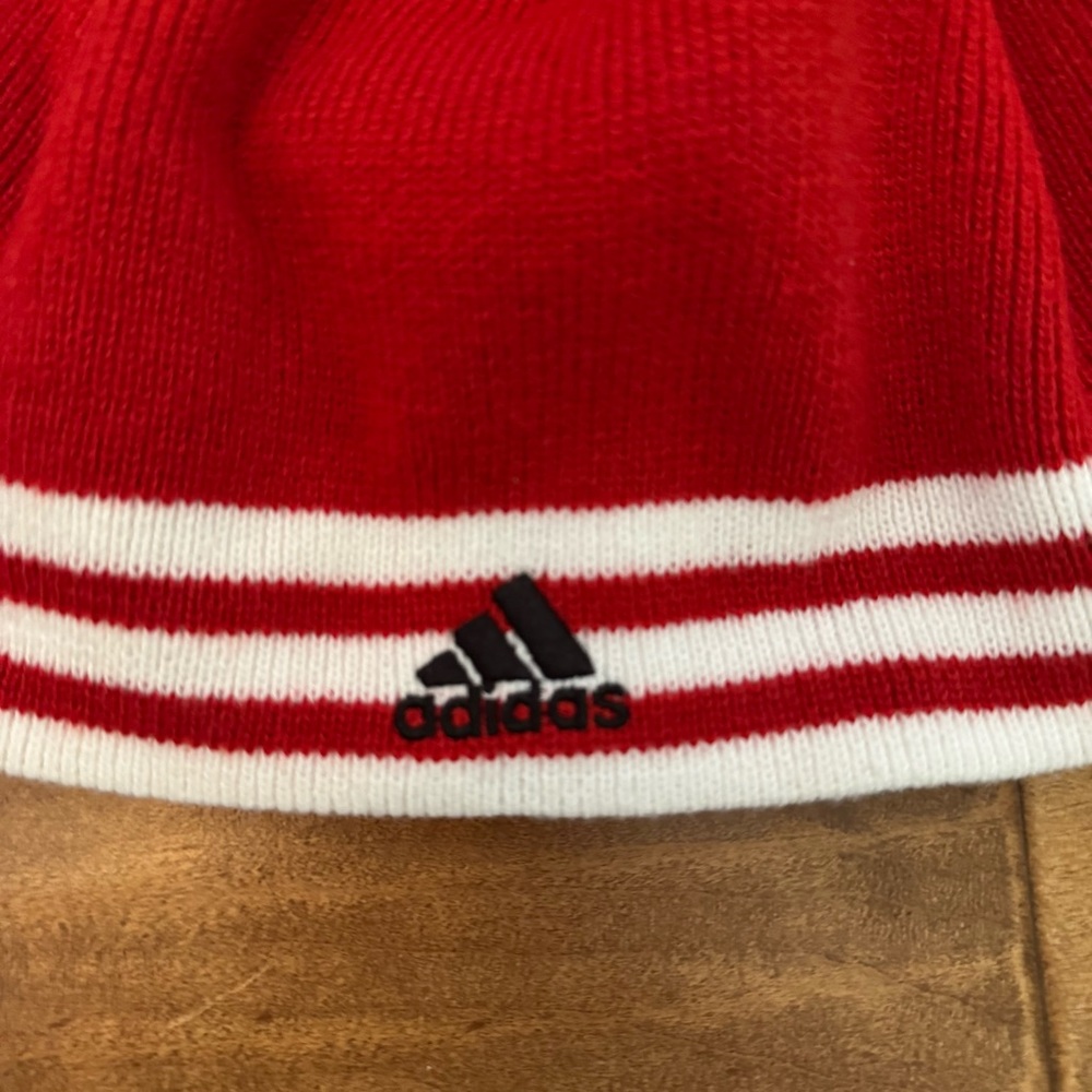 NWT Adidas Team Leverage Performance Beanie Hat in Power Red and White Stripe - Picture 2 of 7